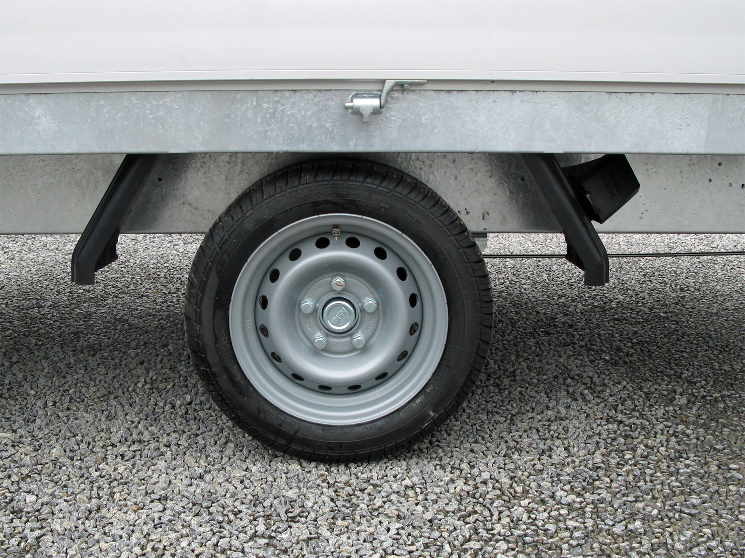Hapert Azure H-1 – 1800 – 2800 x 1800 – niedriges Fahrwerk – 100 km/h – Bild 5