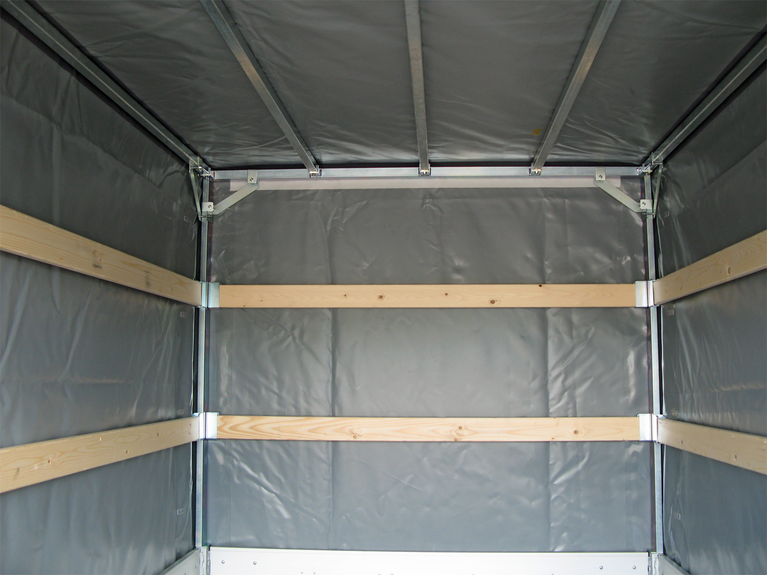 Hapert Azure H-2 – 2000 – 3050 x 1800 Niedriges Fahrwerk – Hochplane 1800 mm – Bild 3