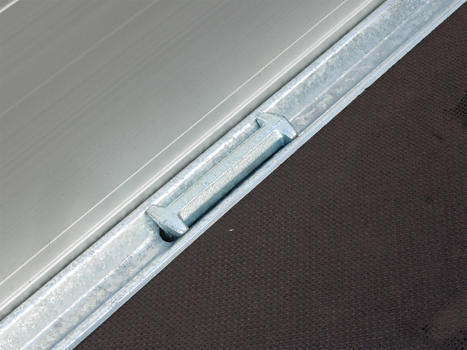 Hapert Azure H-2 – 3000 – 3350 x 1800 Multi Niedriges Fahrwerk – Auffahrpaket – Bild 3